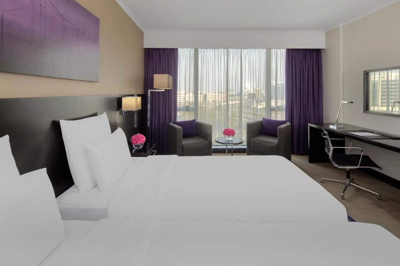 Pullman Dubai Creek City Centre 5*,